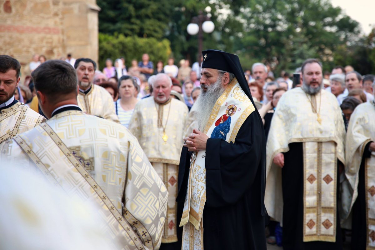 Procesiune în cinstea Sfinților Ioan Botezătorul și Gheorghe Pelerinul pe străzile orașului Piatra Neamț 174913