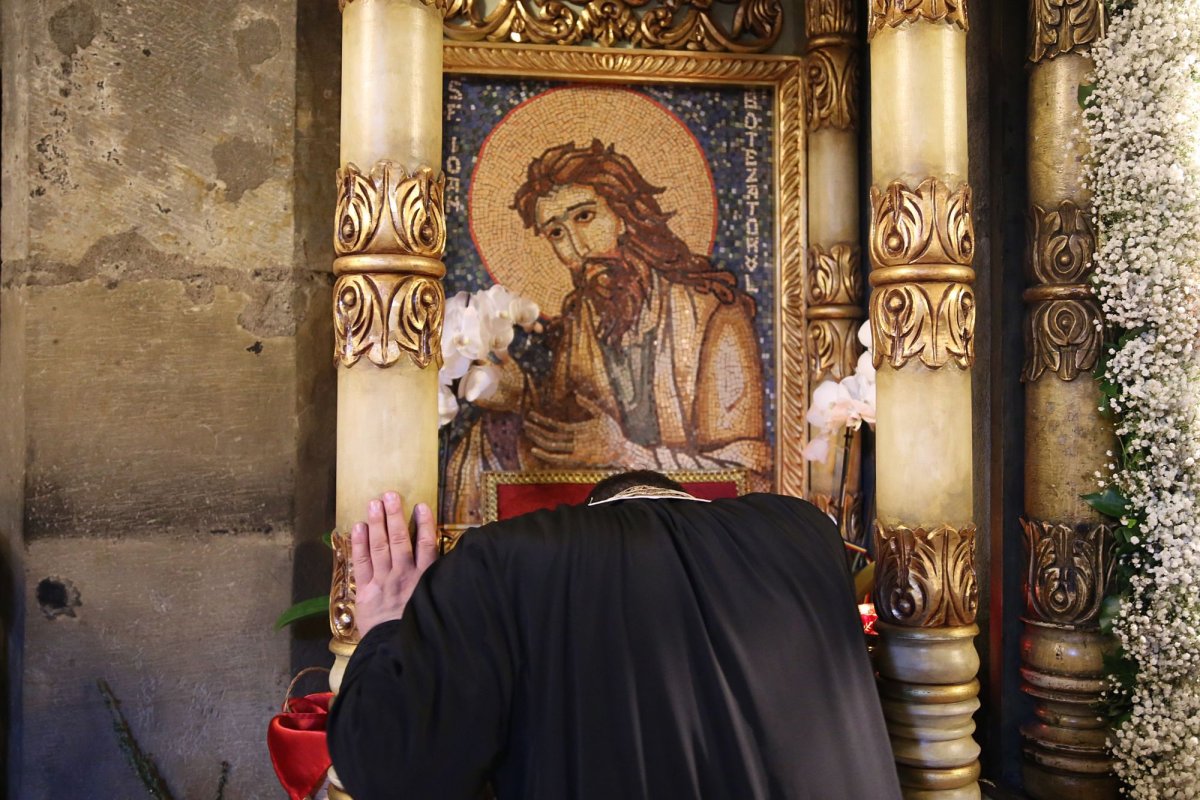 Procesiune în cinstea Sfinților Ioan Botezătorul și Gheorghe Pelerinul pe străzile orașului Piatra Neamț 174923