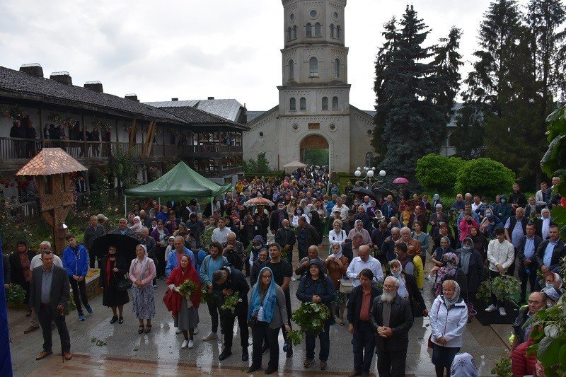 Sărbătoarea Cincizecimii la o veche vatră monahală tulceană 174750
