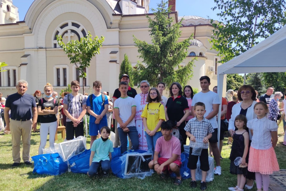 Calculatoare pentru elevi premianți din Timișoara 174849