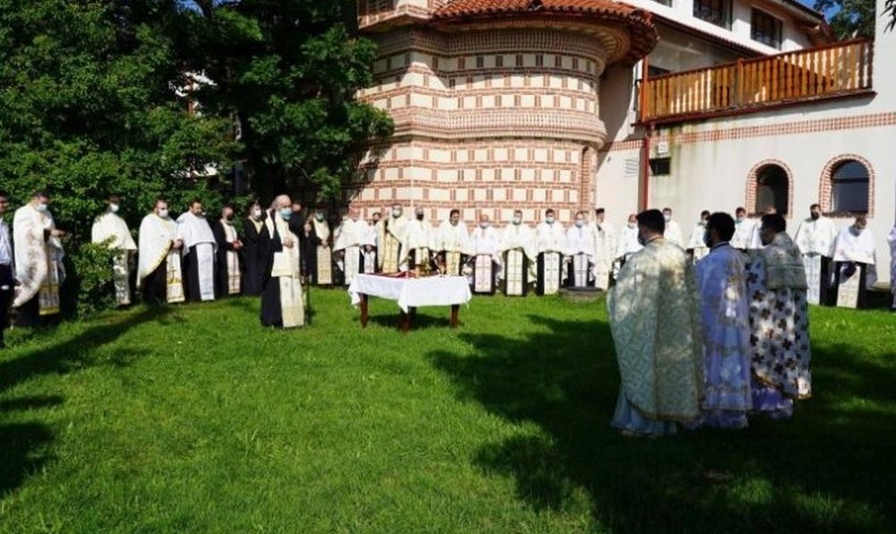 Revista presei 175077