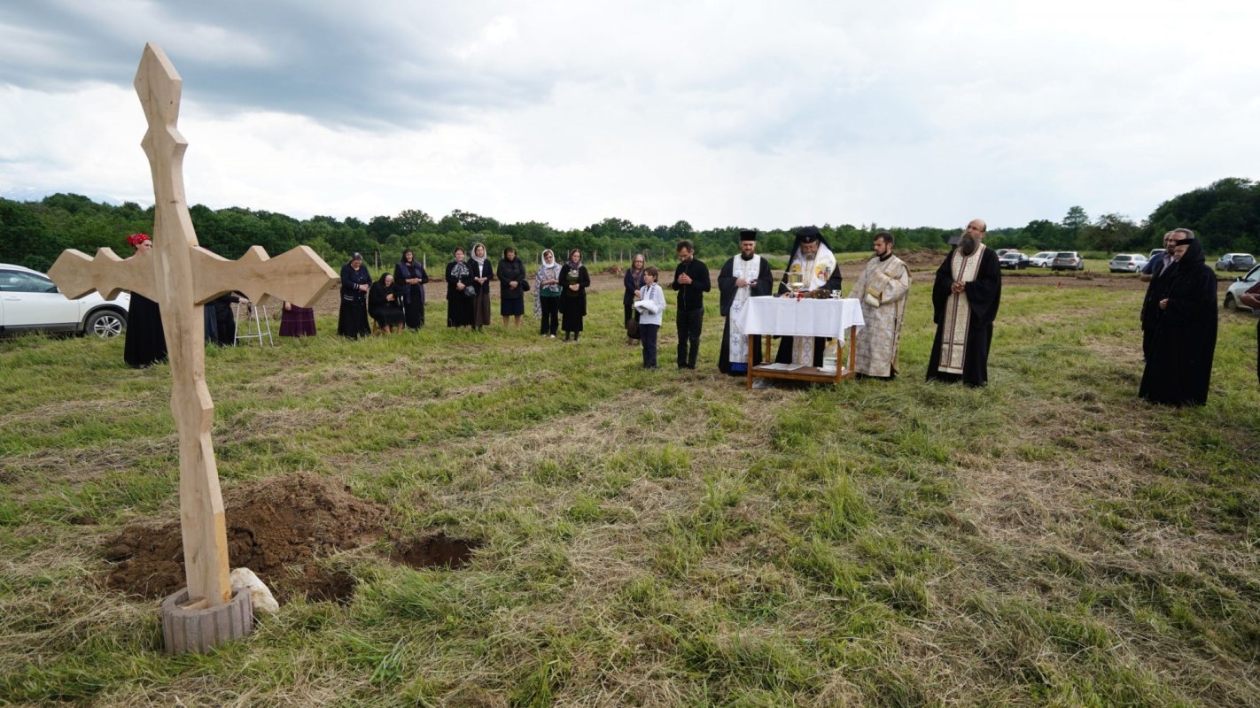 Piatră de temelie pentru Mănăstirea „Sfântul Serafim de Sarov” de la Săsăuş, judeţul Sibiu 175054