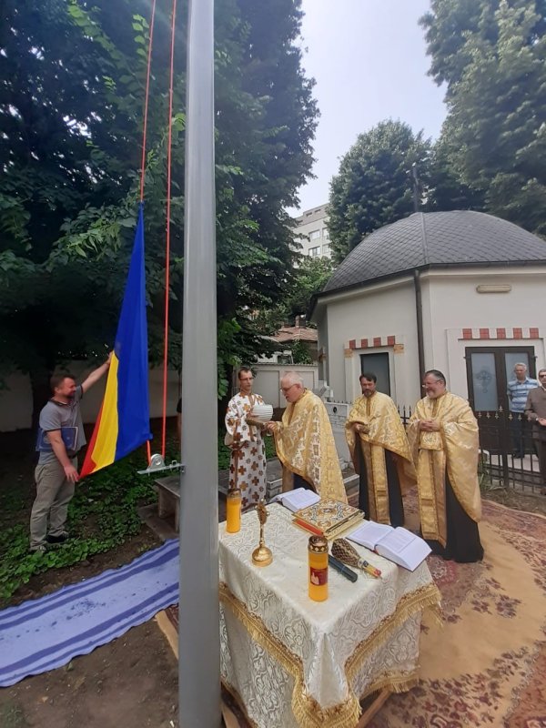 Ziua drapelului naţional, celebrată  în Parohia Bălăneanu din Capitală 175214