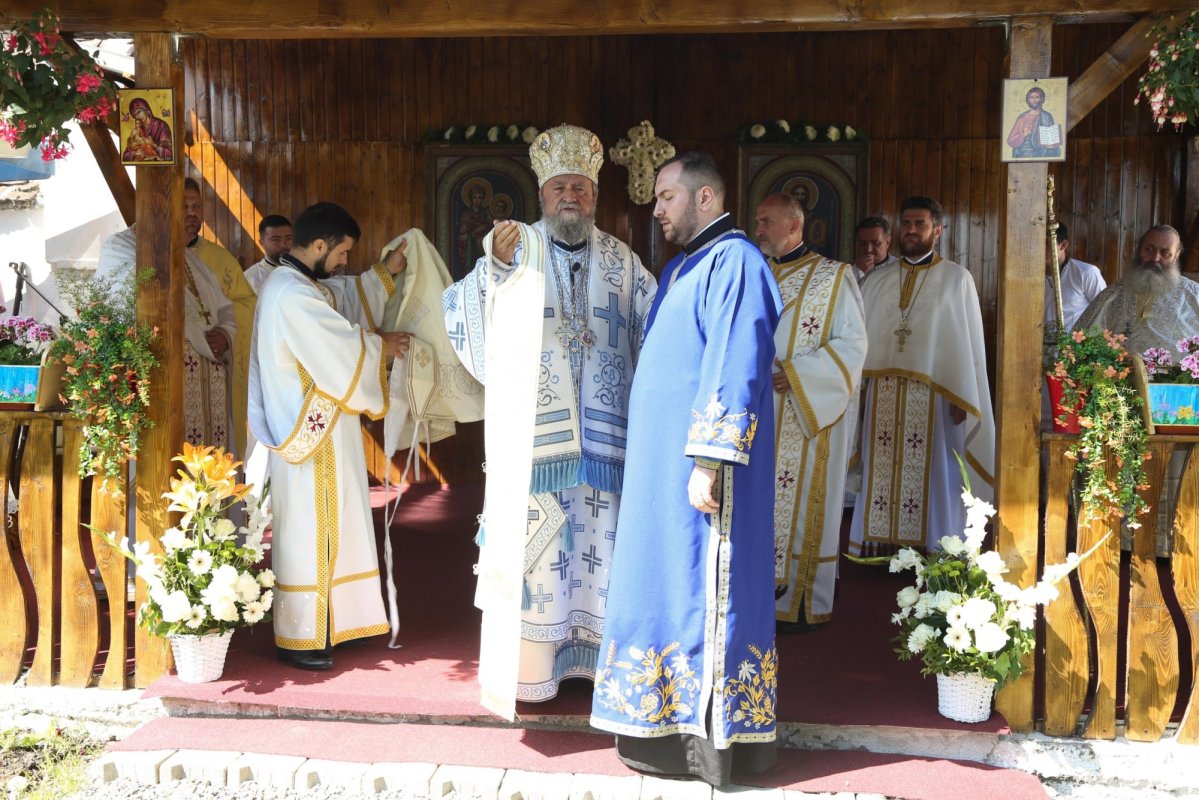 Binecuvântare peste comunitatea din Turnu Roșu, județul Sibiu 175304