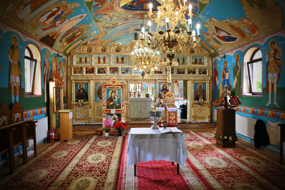 Pictura bisericii din Fântânele, Iași, sfințită de Mitropolitul Moldovei și Bucovinei 175320