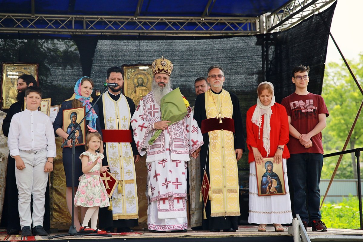 Pictura bisericii din Fântânele, Iași, sfințită de Mitropolitul Moldovei și Bucovinei 175324