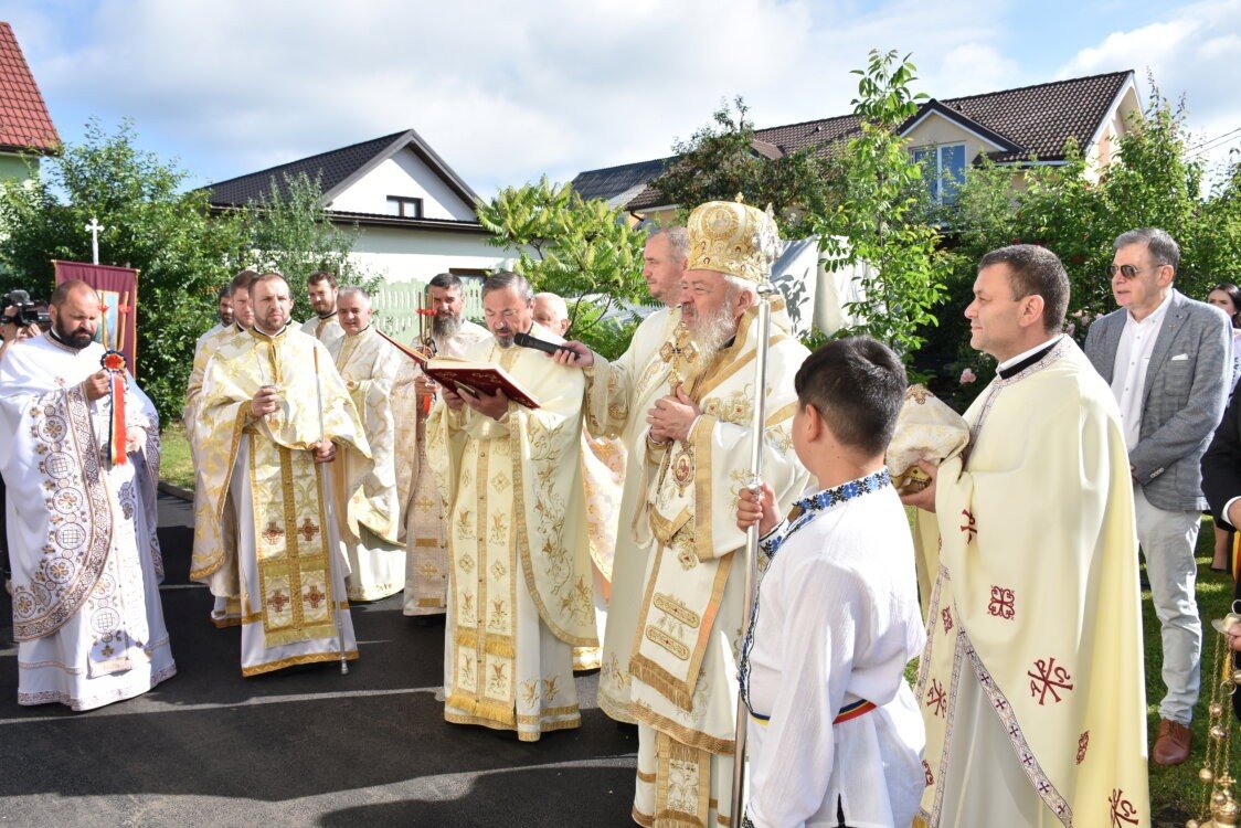 Sfinţirea bisericii din cartierul bistrițean Subcetate 175309