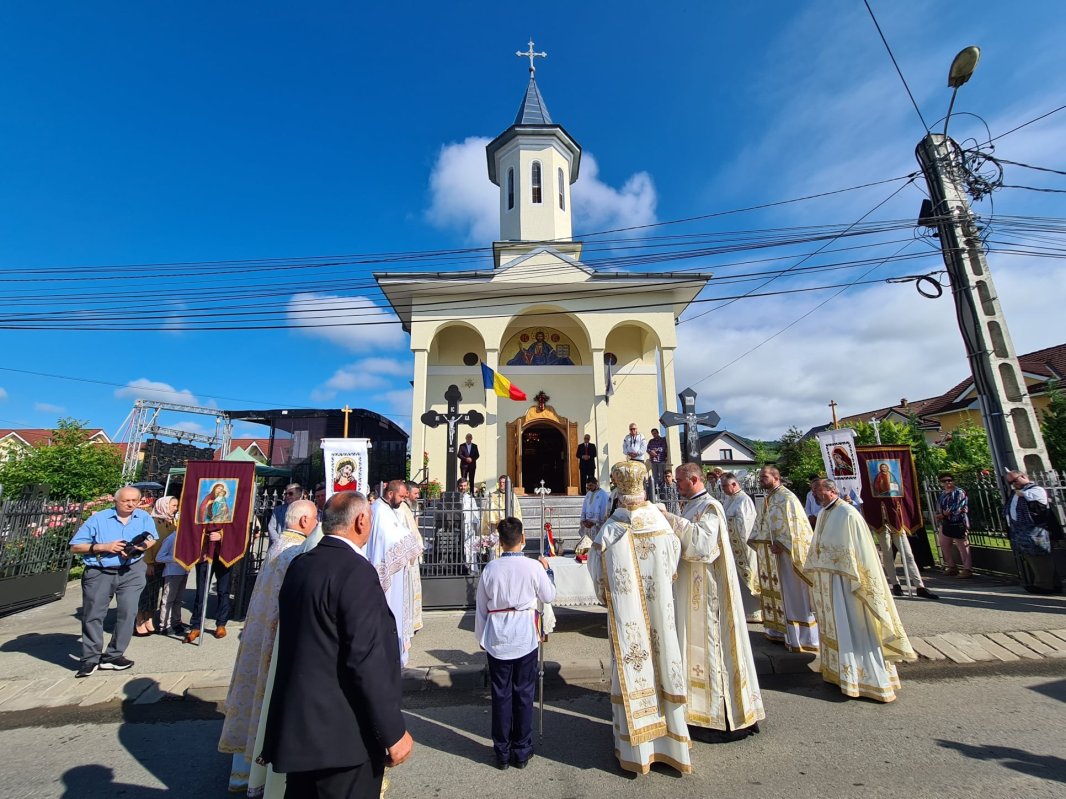 Sfinţirea bisericii din cartierul bistrițean Subcetate 175310