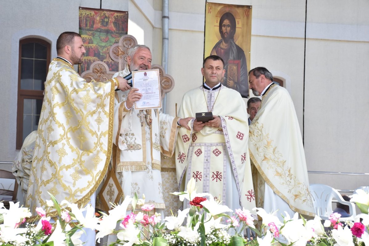 Sfinţirea bisericii din cartierul bistrițean Subcetate 175314