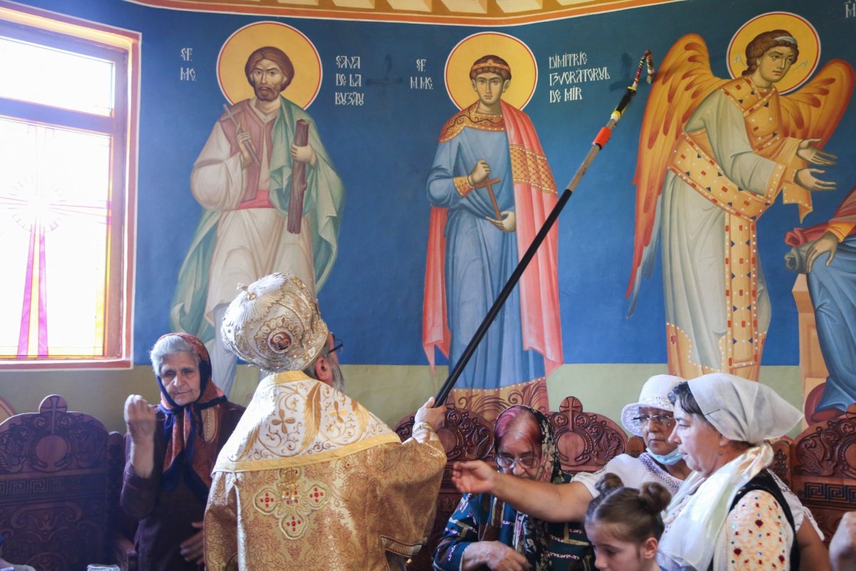 Sfințirea picturii bisericii unei parohii tinere din Vrancea 175334