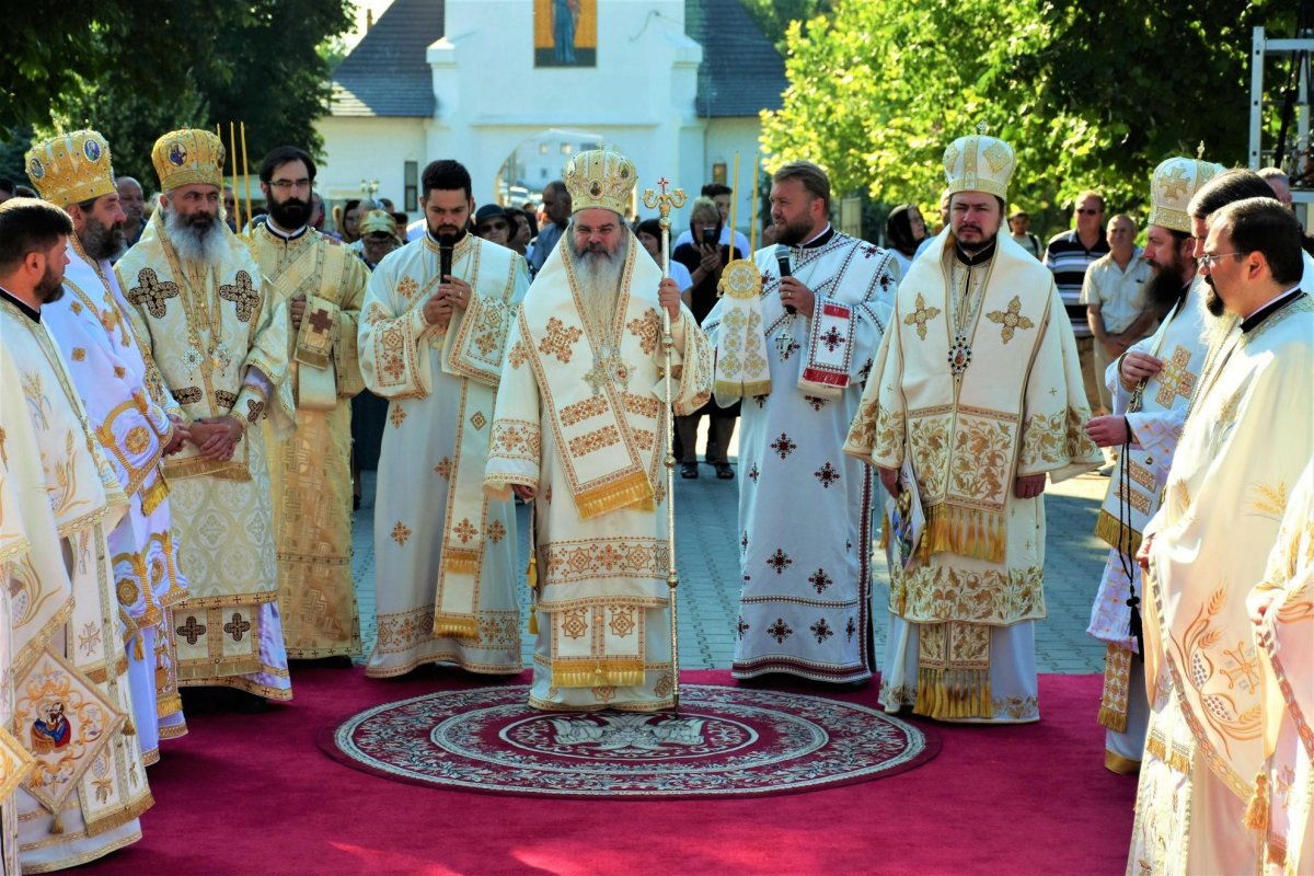 Hramul Catedralei Episcopale din Huşi 175533