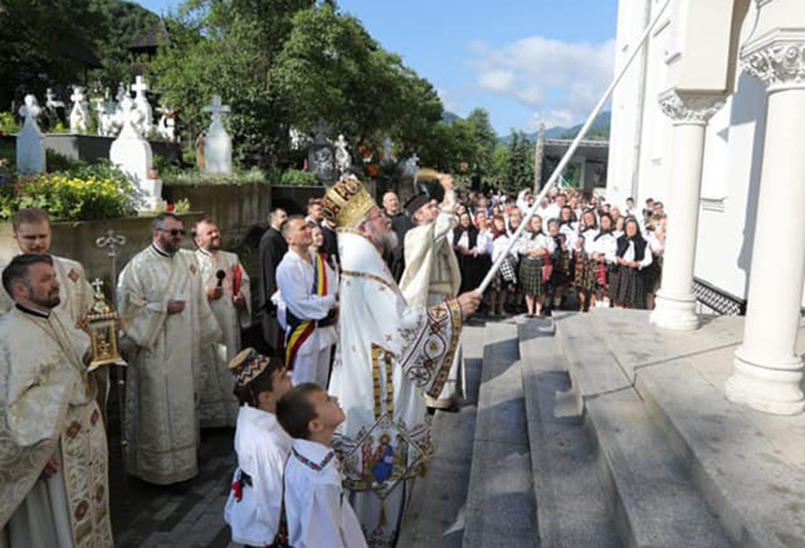 Târnosirea bisericii din Botiza 175448