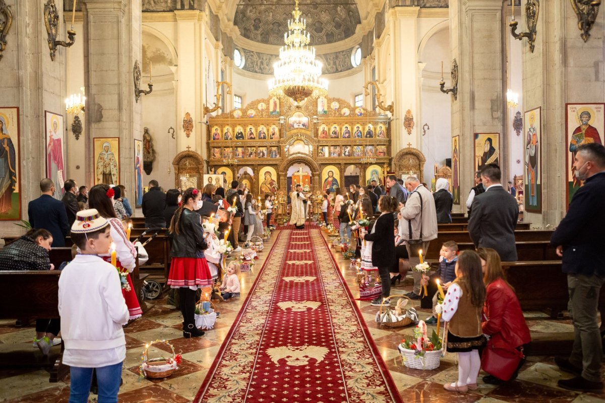 Români din patria-mamă, Basarabia şi Cernăuţi reuniţi la Piacenza 175562