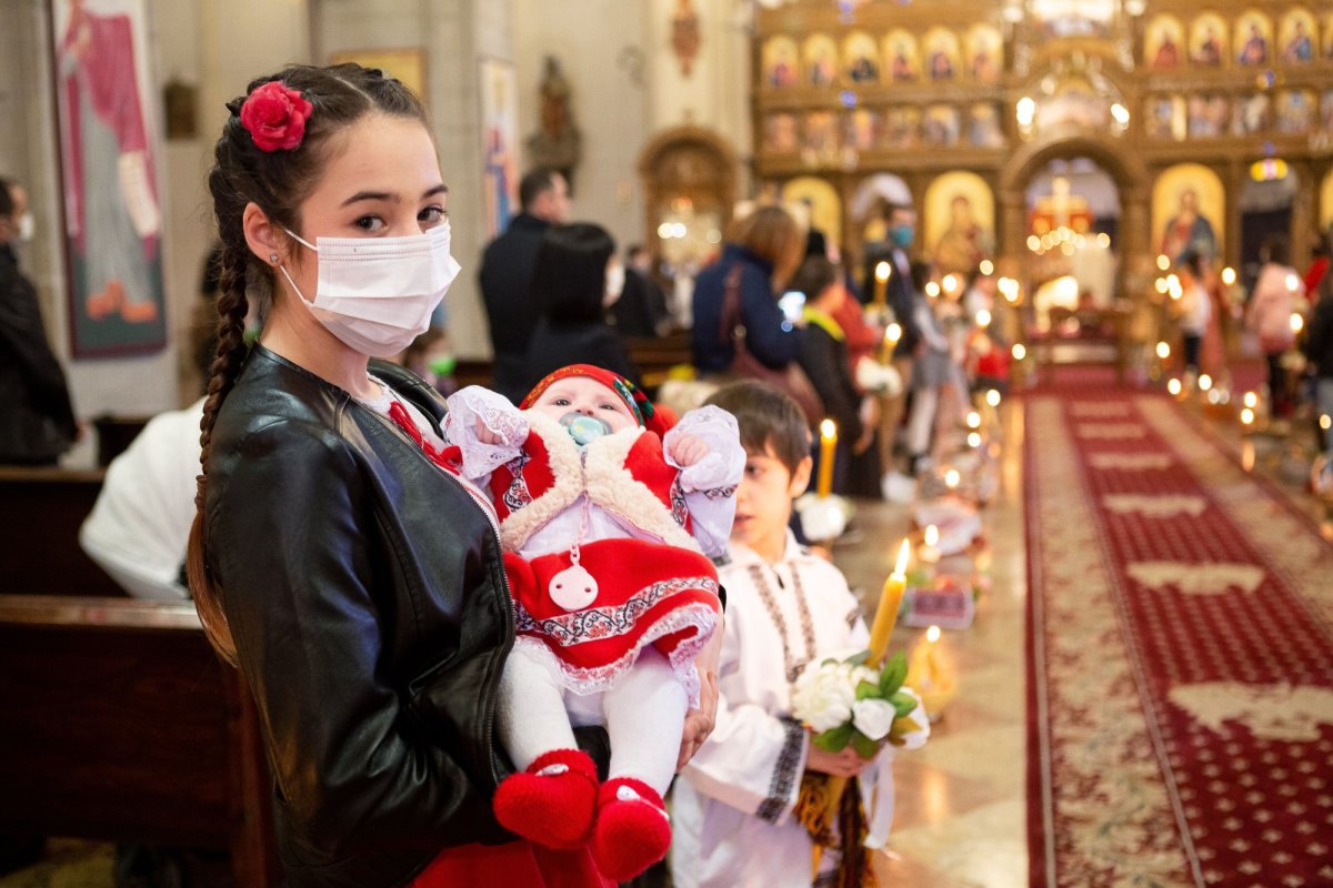 Români din patria-mamă, Basarabia şi Cernăuţi reuniţi la Piacenza 175566