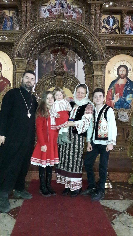 Români din patria-mamă, Basarabia şi Cernăuţi reuniţi la Piacenza 175569