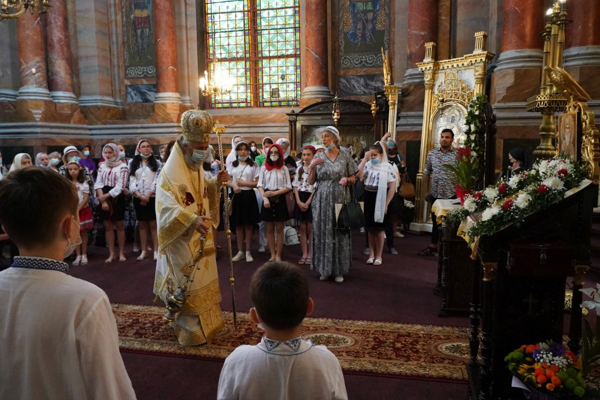 Sfinţii Apostoli Petru şi Pavel cinstiţi în municipiul Brăila 175576