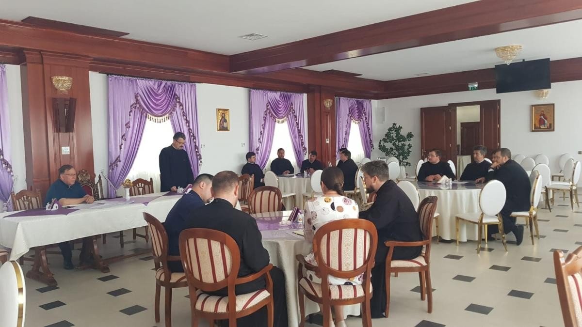 Întâlnire a comisiilor de inventariere la Centrul eparhial din Roman 175622