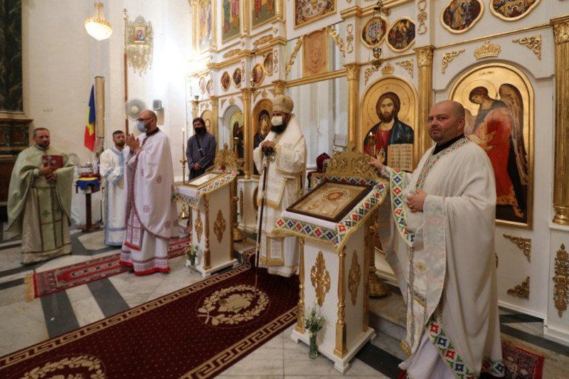 Slujiri şi binecuvântări arhiereşti pentru românii din diasporă 175633