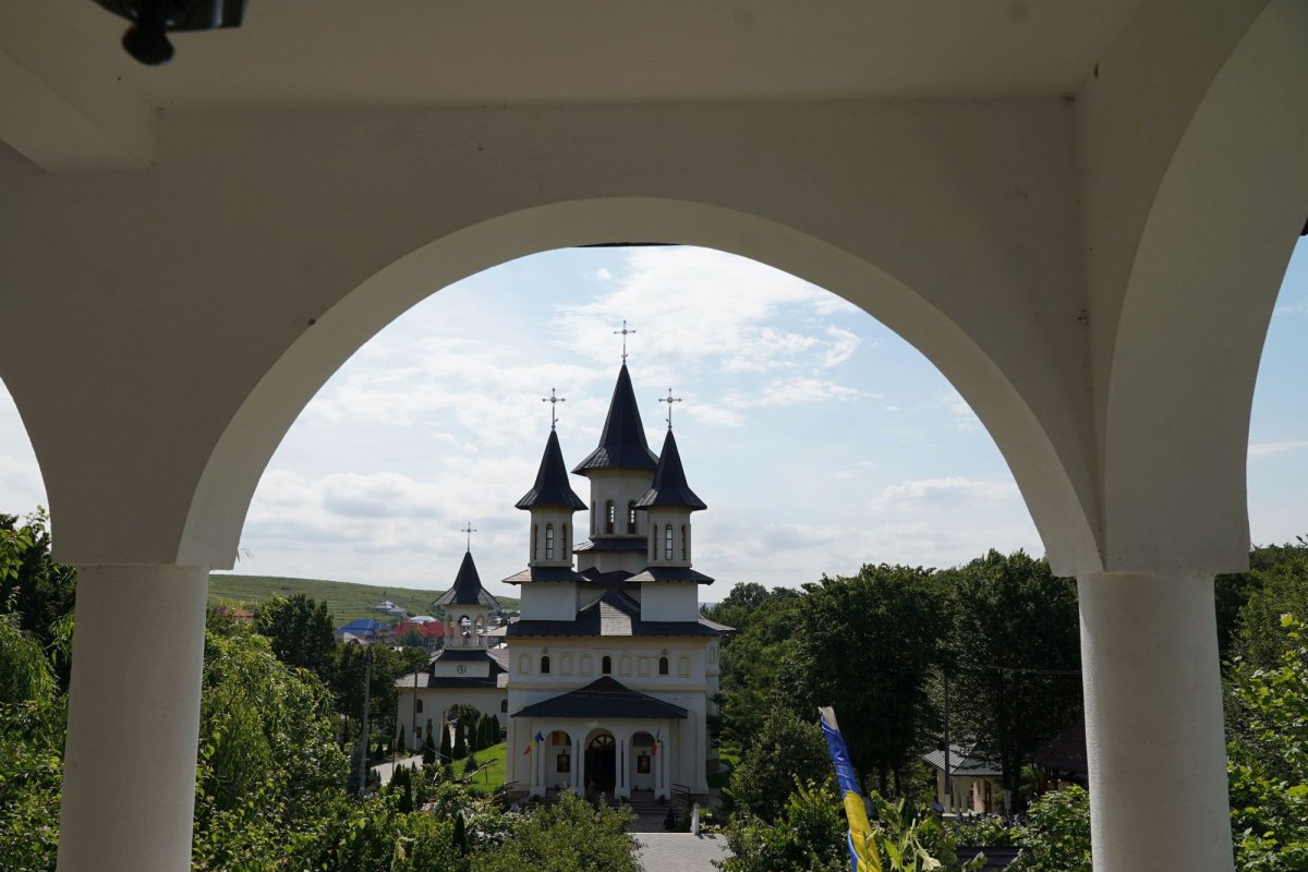 Hramul Mănăstirii Toflea din judeţul Galaţi 175837