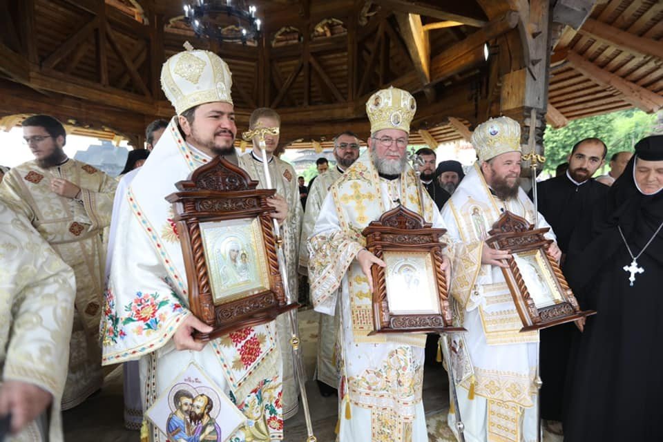 Hramul Mănăstirii Bârsana 175804