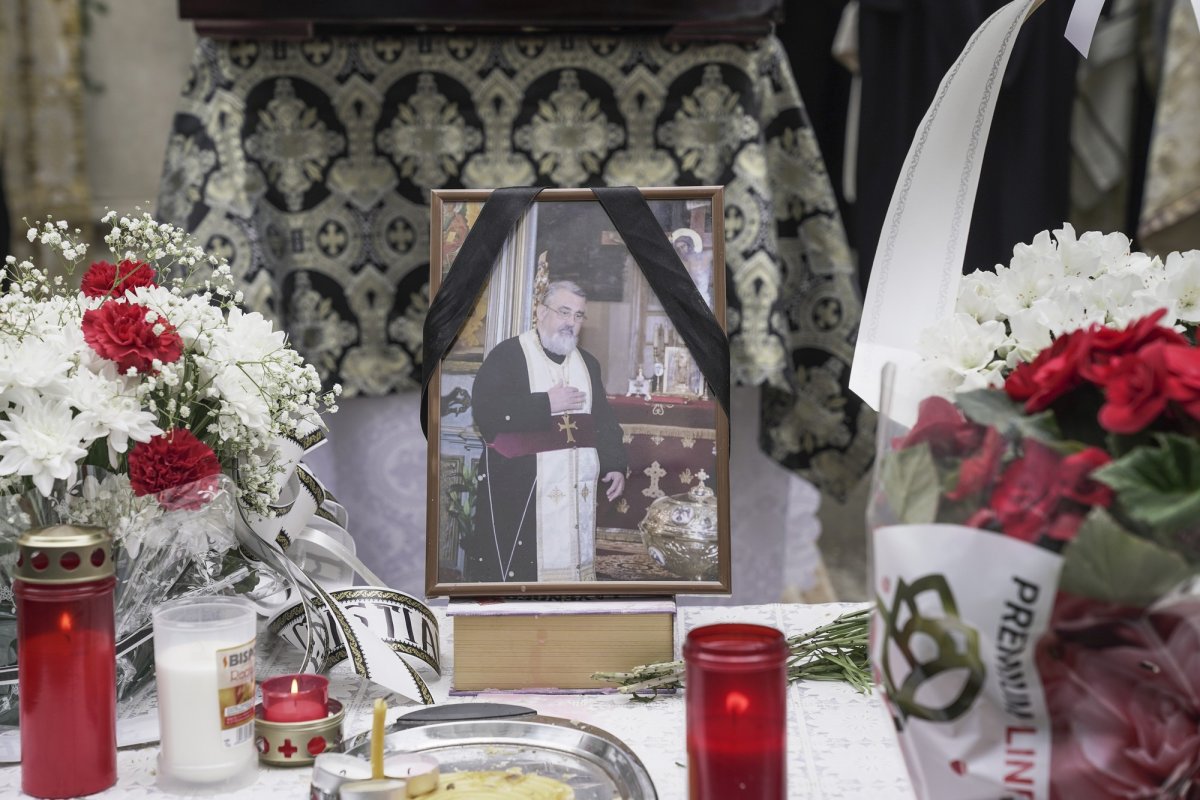 Părintele Dumitru Nechifor a fost condus pe ultimul drum 176069