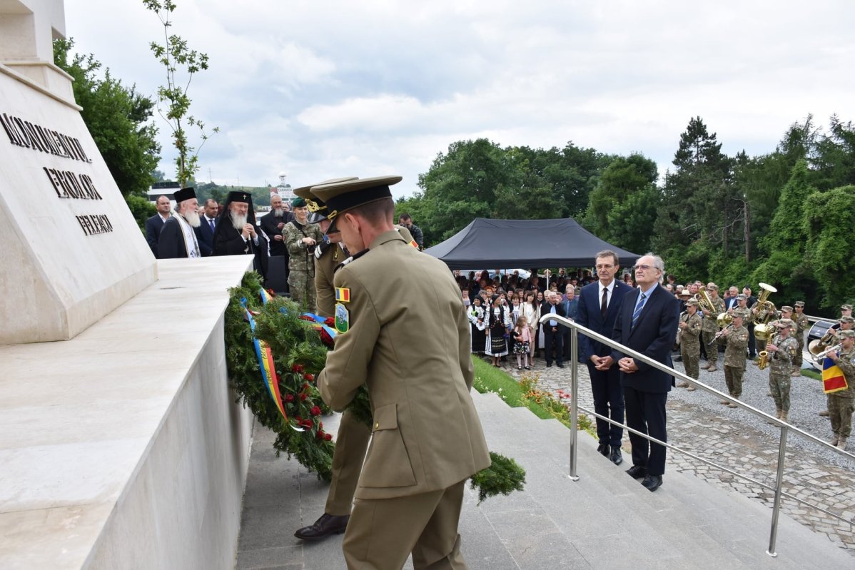 Sfinţirea monumentului eroilor de la Feleacu, judeţul Cluj 176037