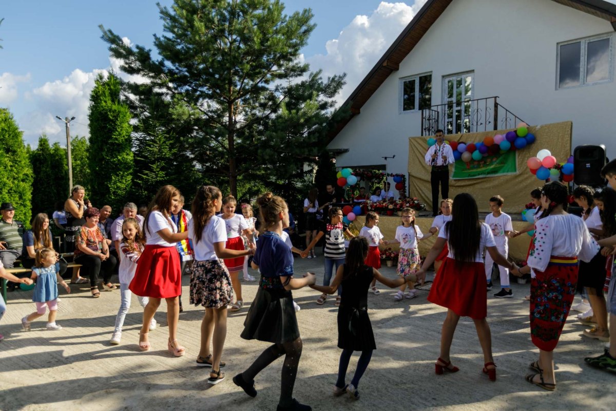 Festivalul-concurs „Poezie în glas de copil” la ediția a 10-a  176125