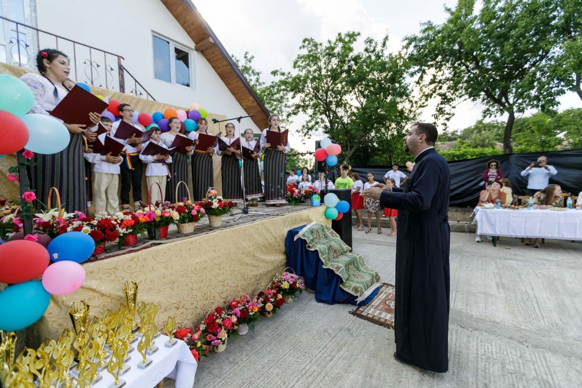 Festivalul-concurs „Poezie în glas de copil” la ediția a 10-a  176126