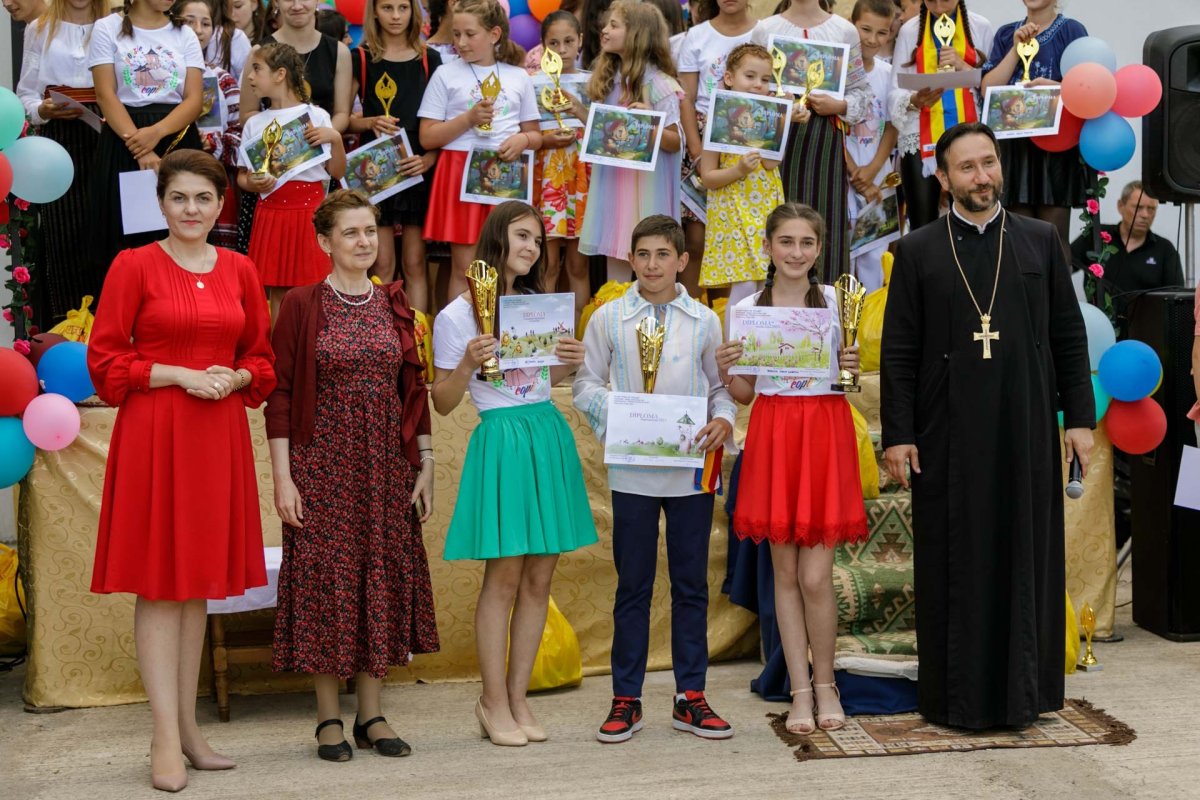 Festivalul-concurs „Poezie în glas de copil” la ediția a 10-a  176129