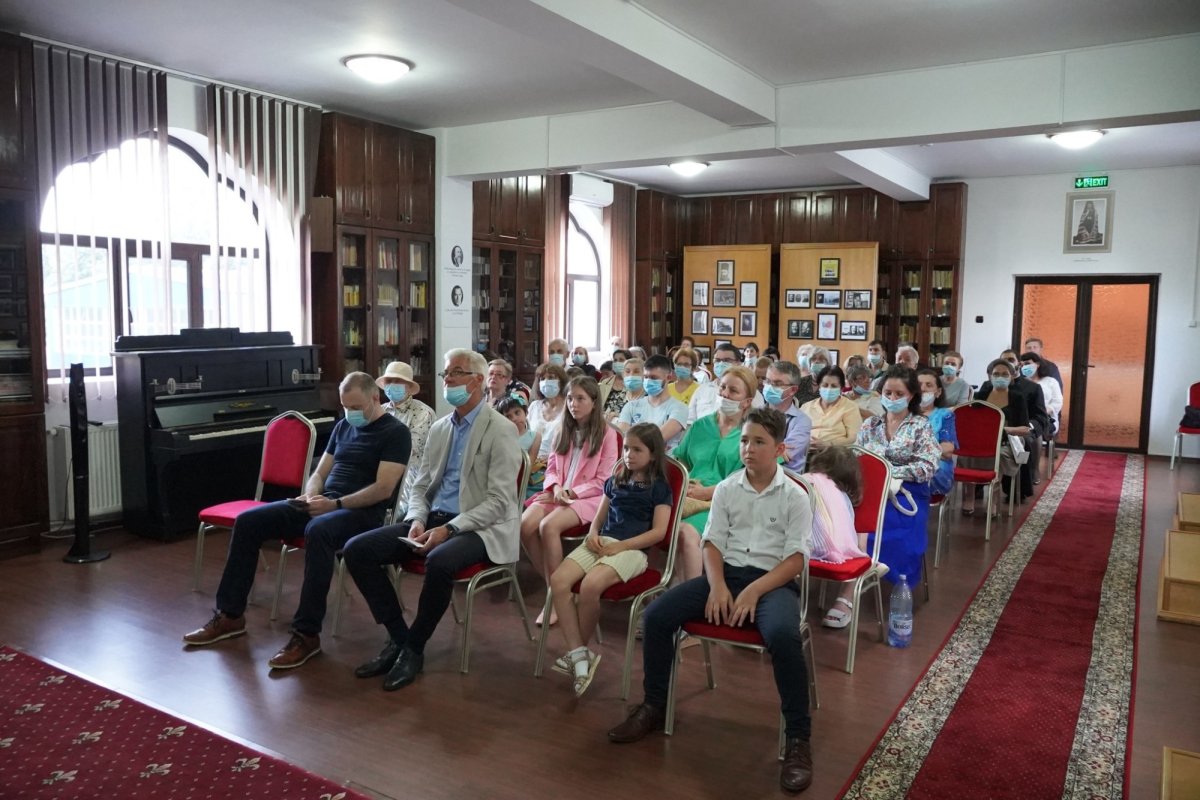 Expoziţie foto-documentară la Parohia „Înălţarea Domnului” din Galaţi 176352