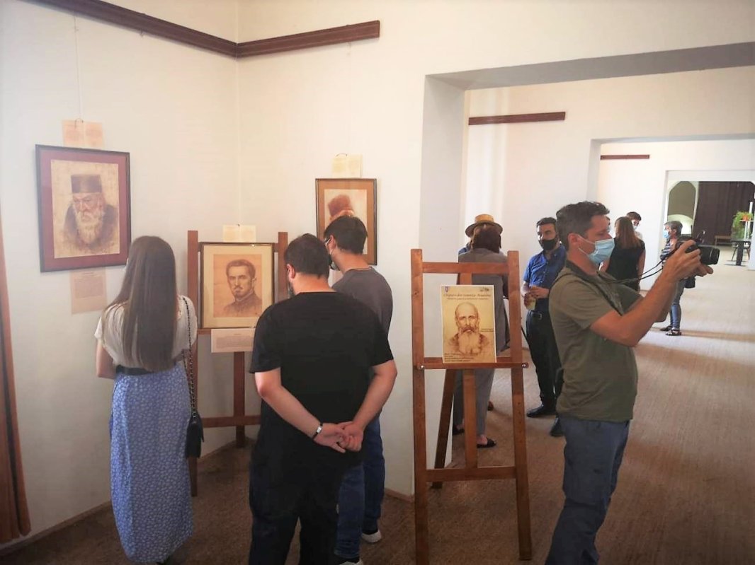 Expoziția „Chipuri din temnița Aiudului. Memoria iconică a închisorilor comuniste” la Muzeul Național al Unirii din Alba Iulia 176466