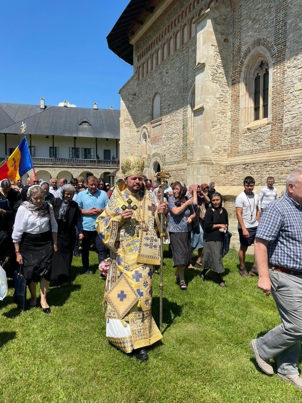 Neamțul, sub mângâierile calde ale „Îndrumătoarei” 176574