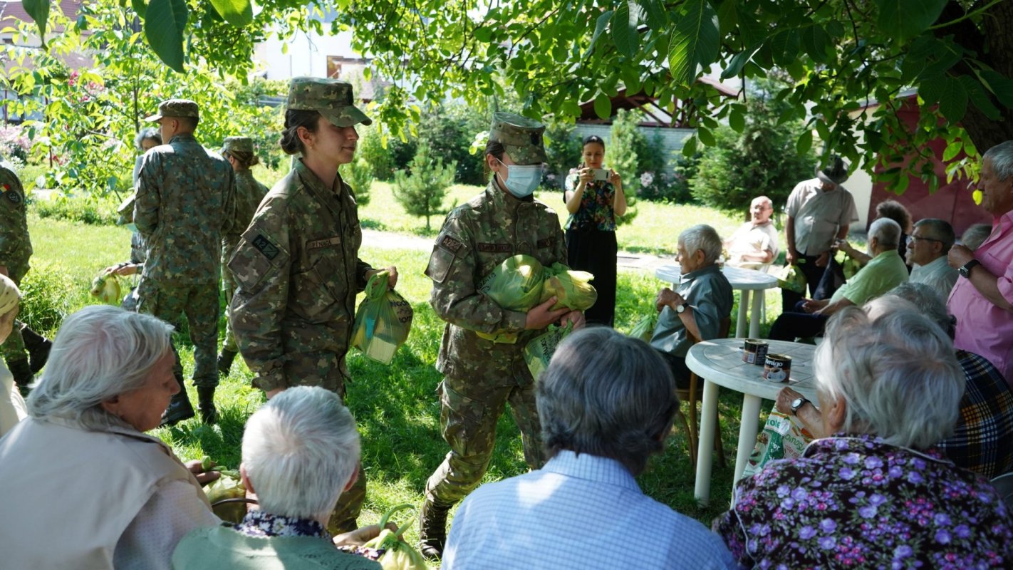 Activitate filantropică a elevilor militari şi a Asociaţiei ACORD Sibiu 176617
