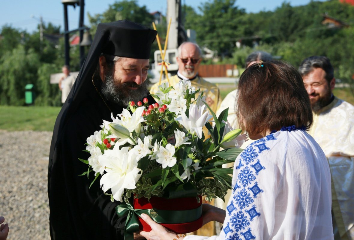 Slujire arhierească în parohia ieşeană Vlădiceni 176650