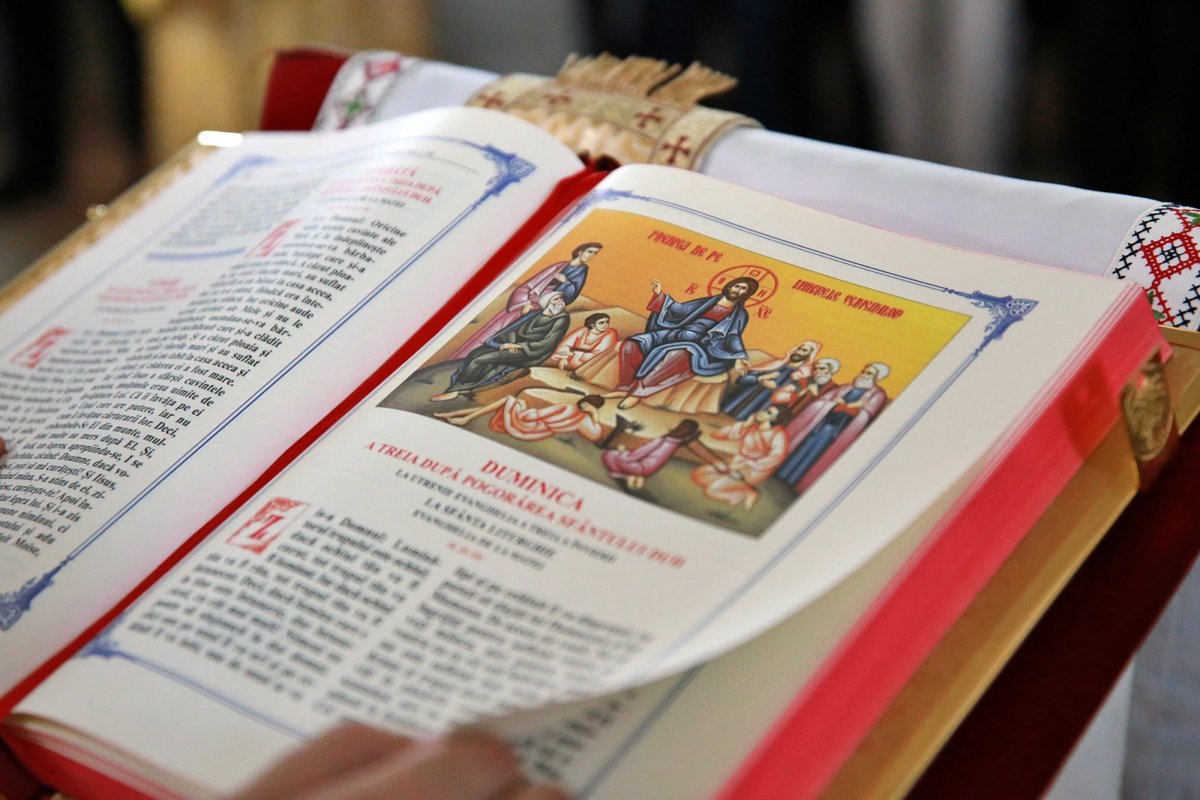 Slujire arhierească în parohia ieşeană Vlădiceni 176654