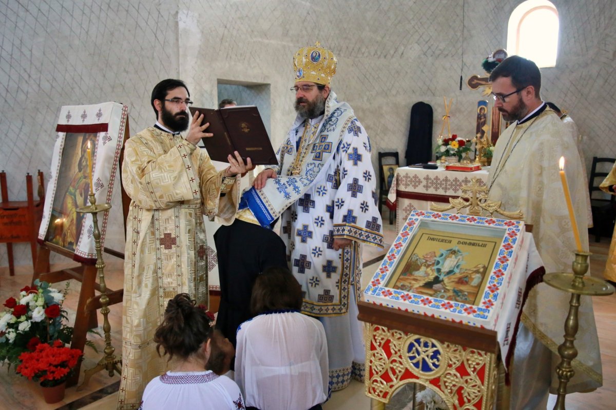 Slujire arhierească în parohia ieşeană Vlădiceni 176656