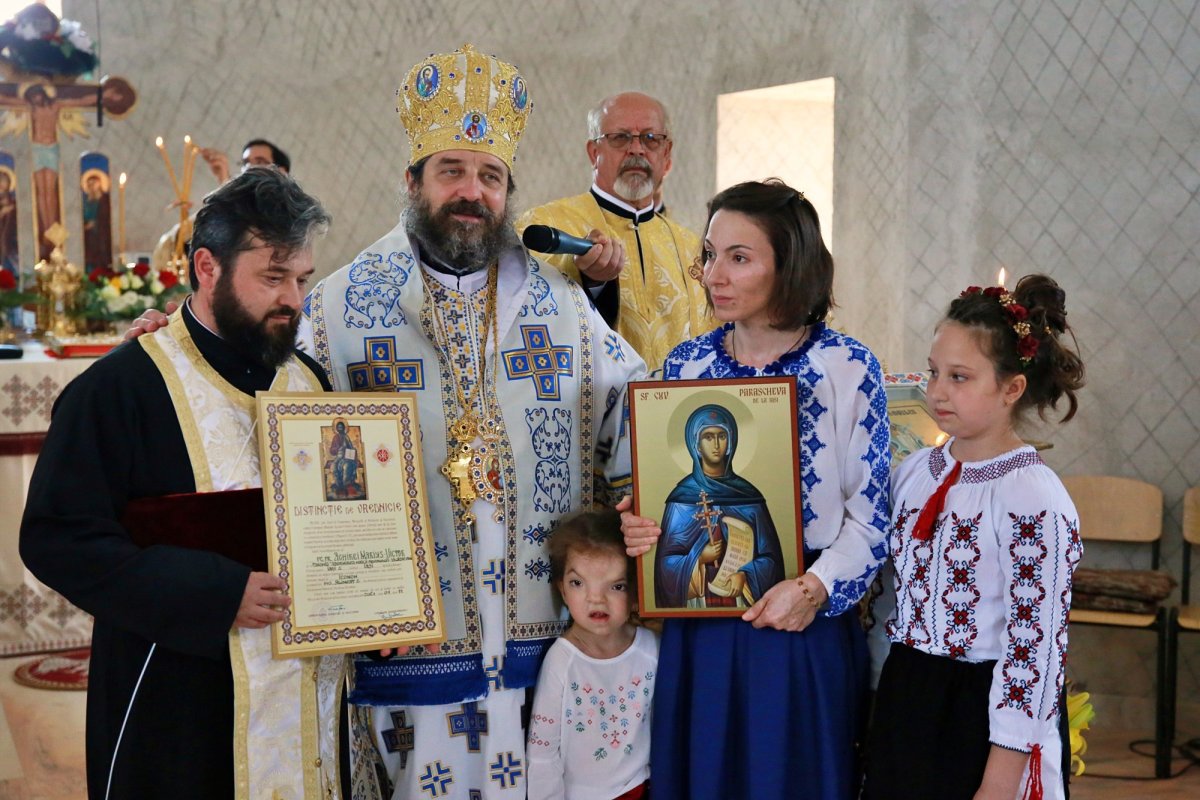 Slujire arhierească în parohia ieşeană Vlădiceni 176657