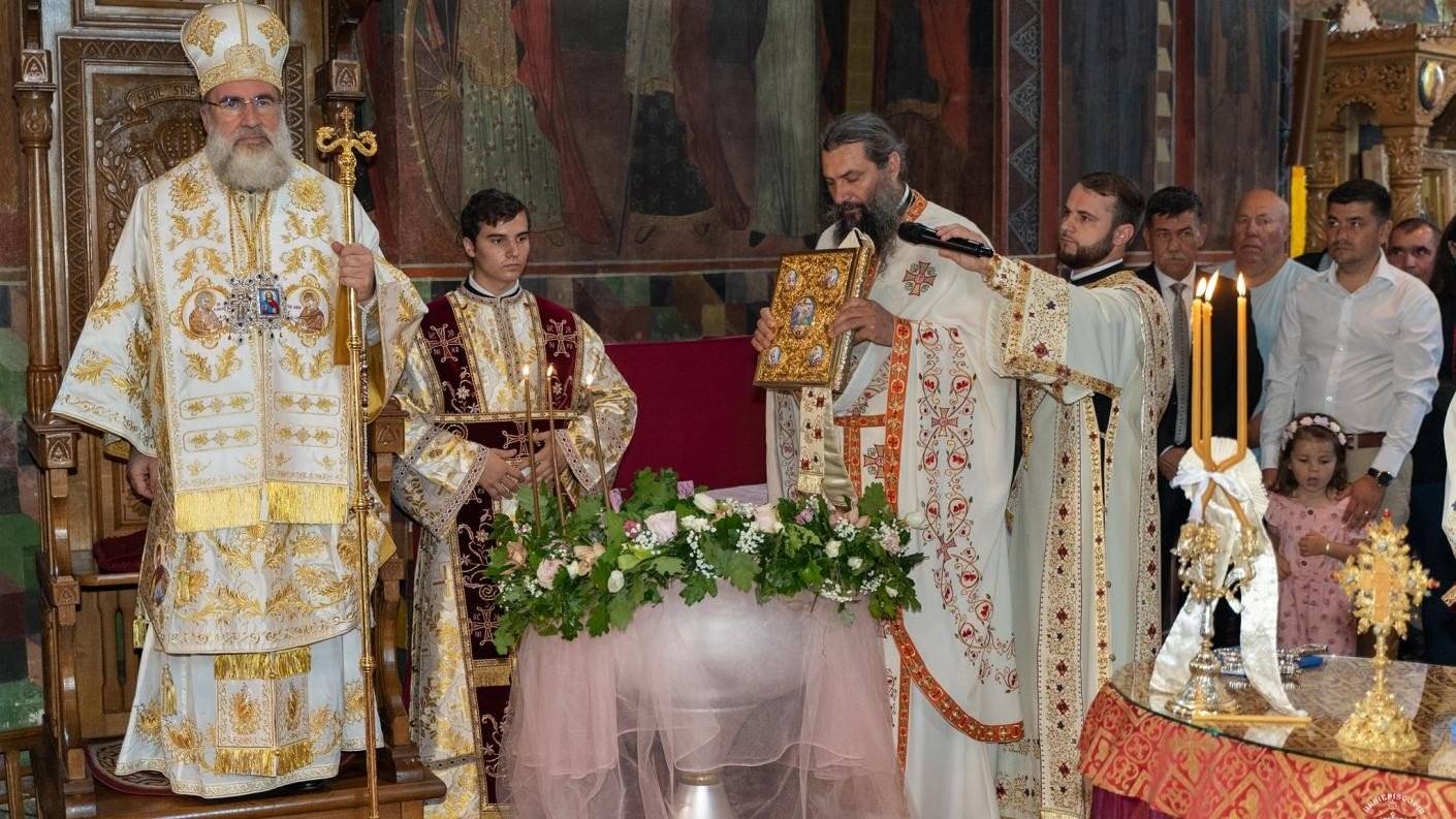 Liturghie baptismală  la Roman 176782