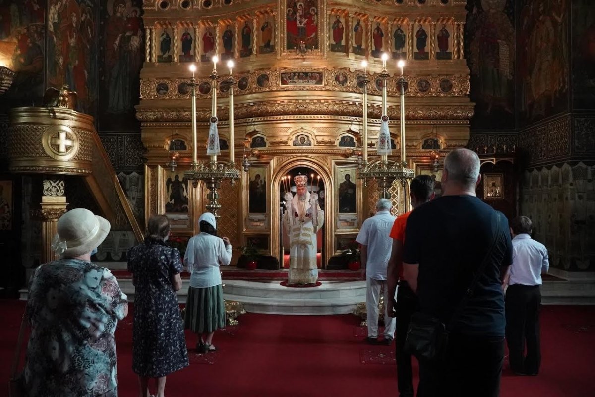 Slujiri arhiereşti în Mitropolia Munteniei şi Dobrogei 176829