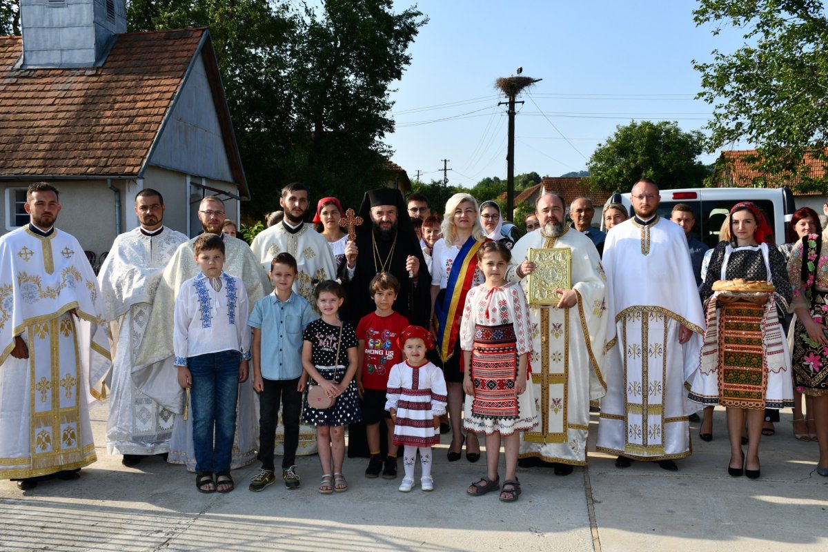 Slujiri arhierești pe Valea Pogănișului 176817