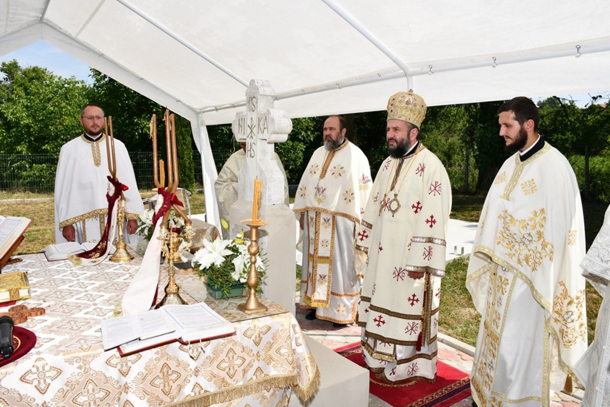 Slujiri arhierești pe Valea Pogănișului 176818