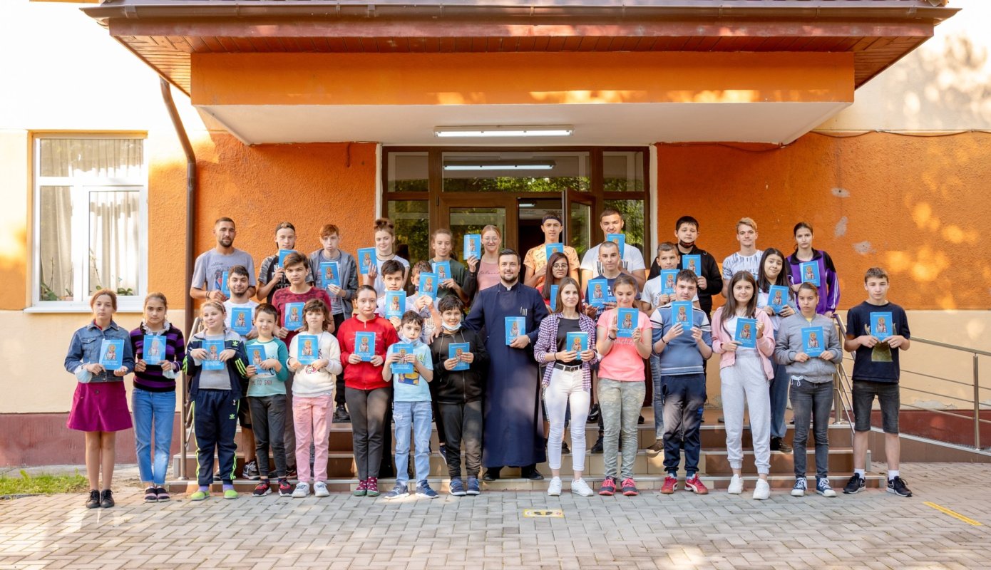 Carte de rugăciuni în limbajul mimico-gestual liturgic românesc 176946