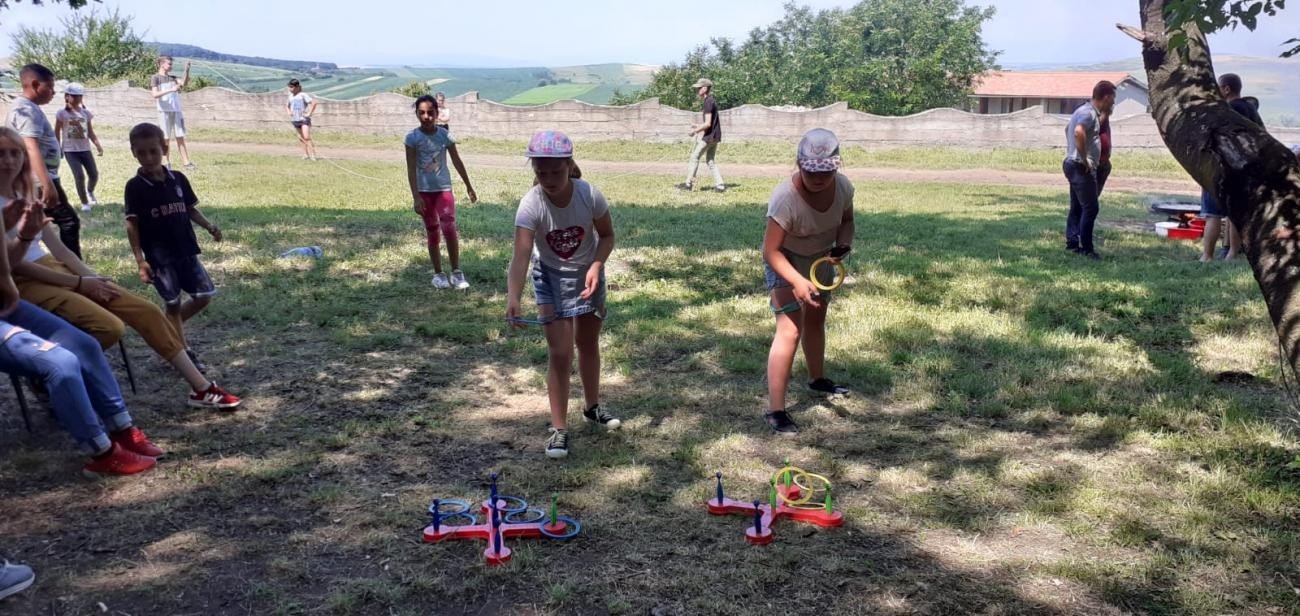 Activități recreative la Centrul de tineret de la Obârșiile Tiurului, Alba 177010