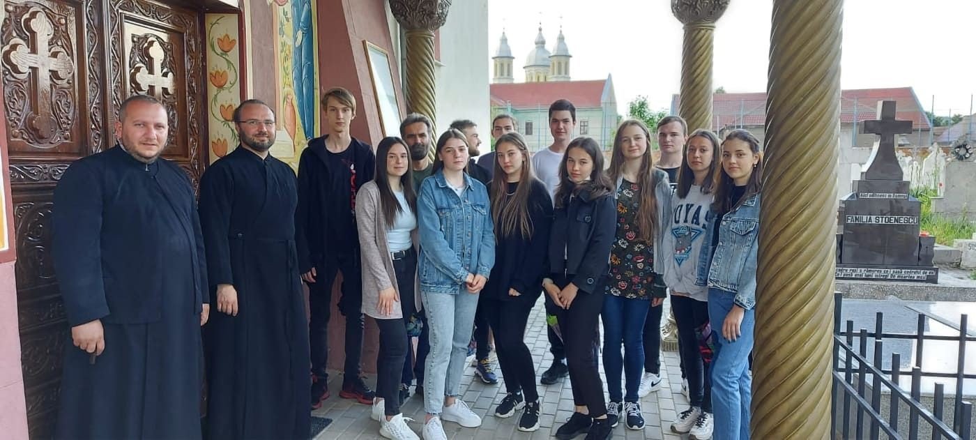 Proiect cultural-educativ dedicat tinerilor basarabeni la Vinerea, judeţul Alba 177008