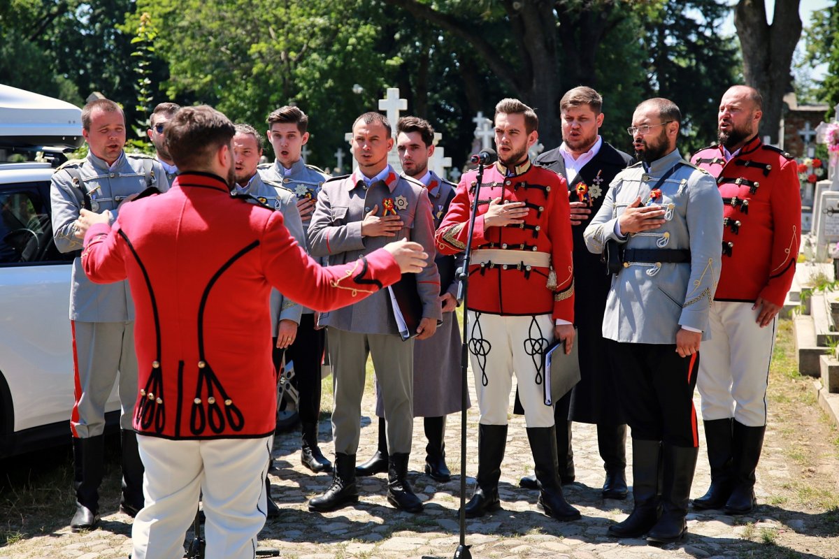 A fost sfințit mormântul profesorului Petru Poni de la Cimitirul „Eternitatea” 177293