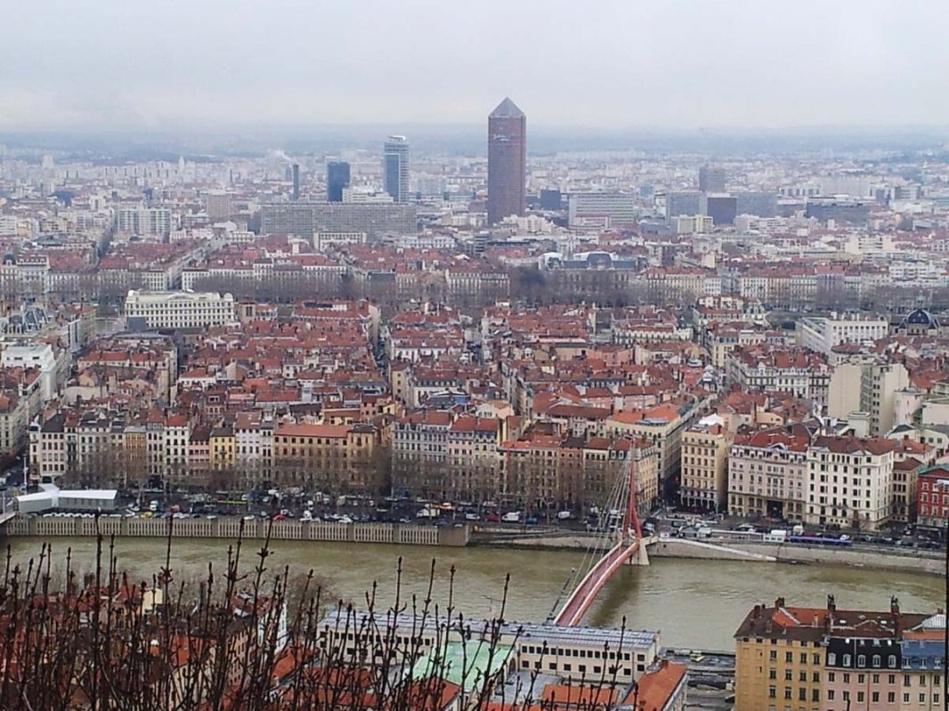 „Îmi lipsește atmosfera caldă pe care o simt în România” 177259