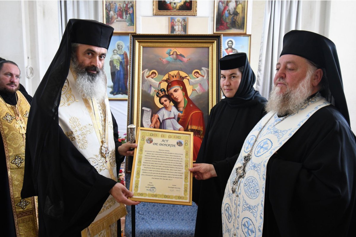 O copie a icoanei Maicii Domnului de la Mănăstirea Hadâmbu a fost oferită Mănăstirii Chirilovca 177167