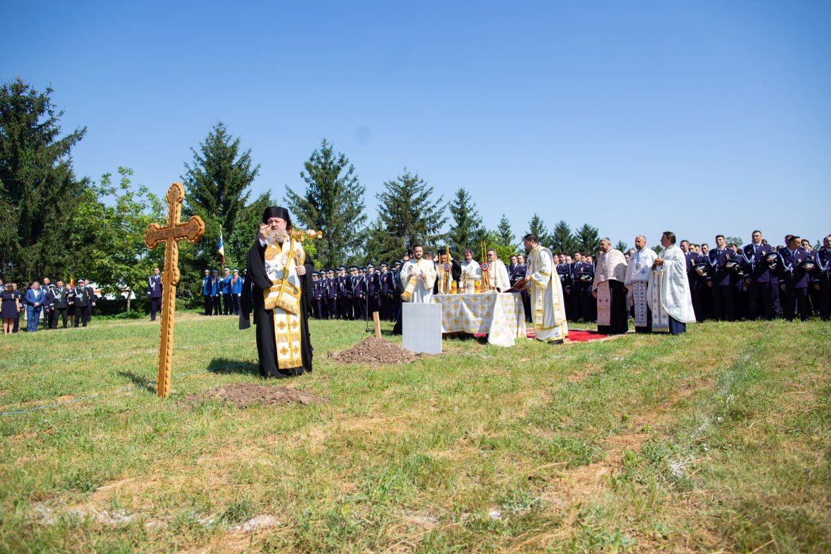 Piatră de temelie pentru noua biserică a Academiei de Poliție din Capitală 177208