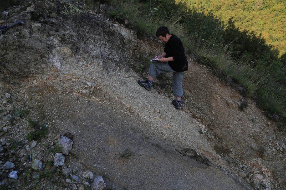 O viaţă de cercetare în slujba studierii Pământului 177027