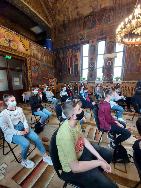 Proiectul catehetic „Împreună pentru școală” în parohiile Arhiepiscopiei Craiovei 177408